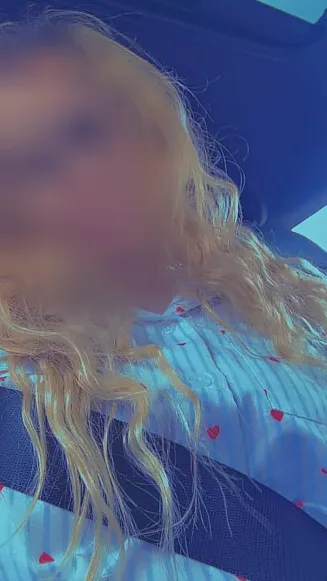 Anna, 28