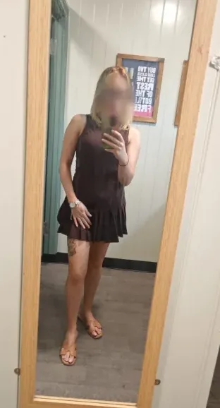 Anneke, 36