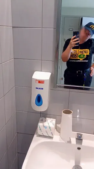 Bianca, 24