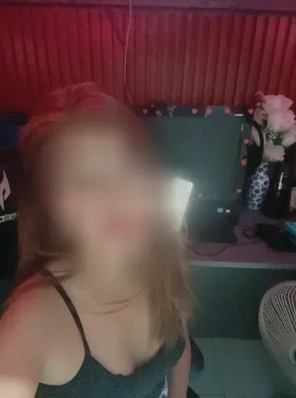 Chaima, 32