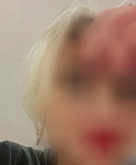 Elin, 32