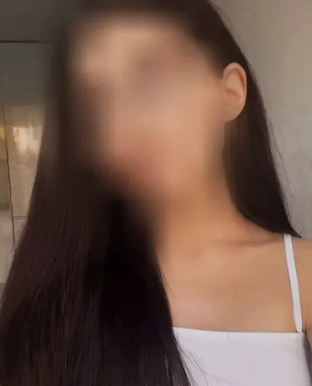 Eva, 23