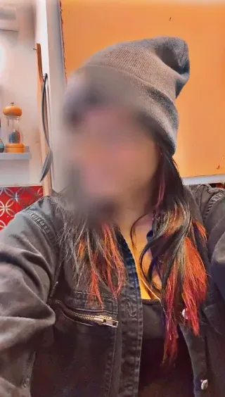 Evi, 32