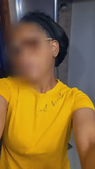 Julie, 39