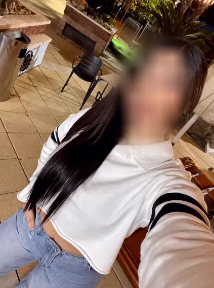 Melissa, 24