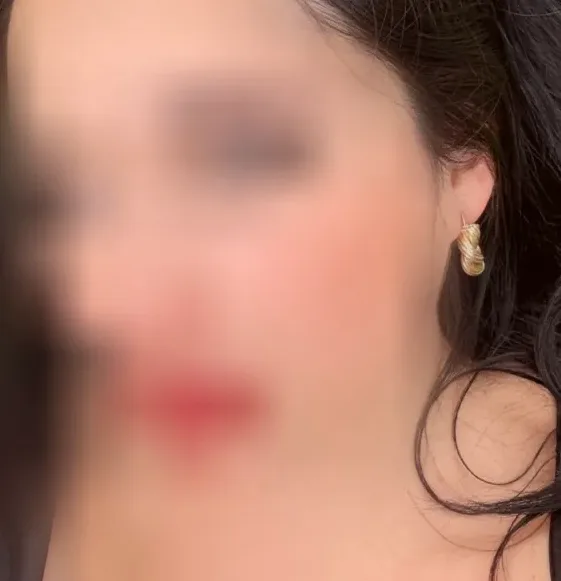 Monique, 37