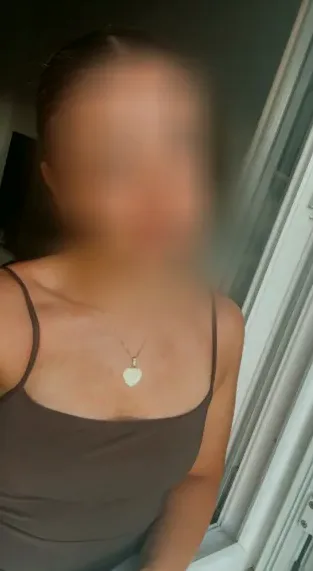 Naomi, 25