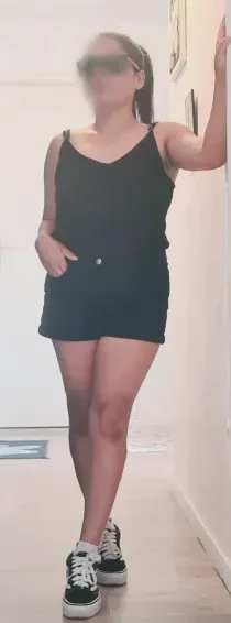 Nathalie, 38